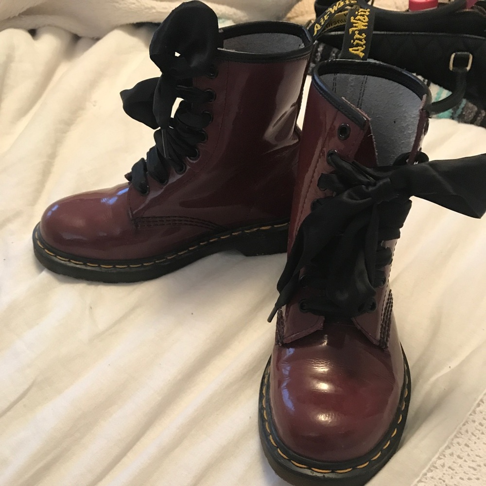 Size 6 Dr. Marten boot (vegan-patent-maroon)